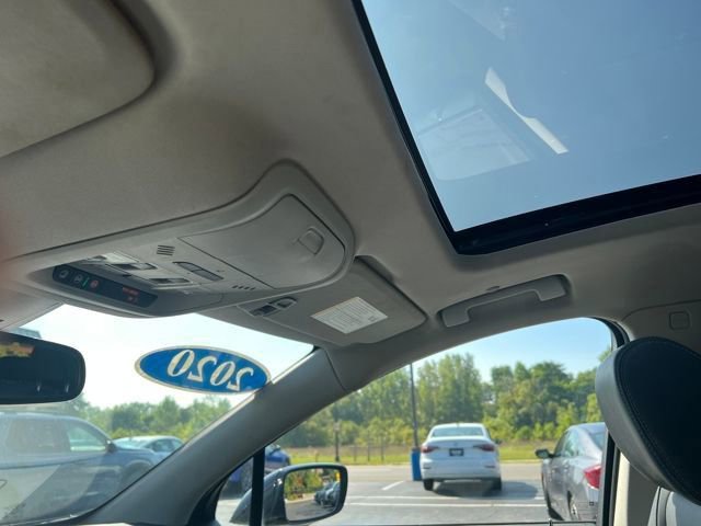 Used 2020 Buick Enclave Premium w/ Sun and Sites Package image 16