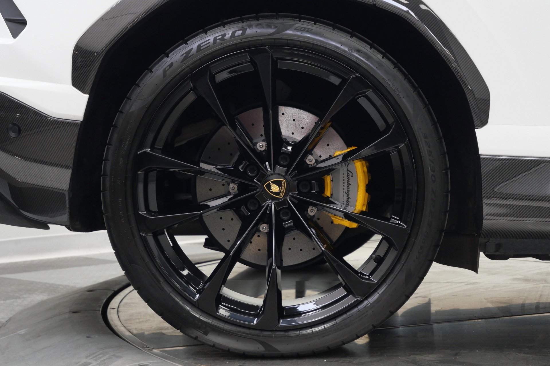 Used 2021 Lamborghini Urus AWD/4WD image 39