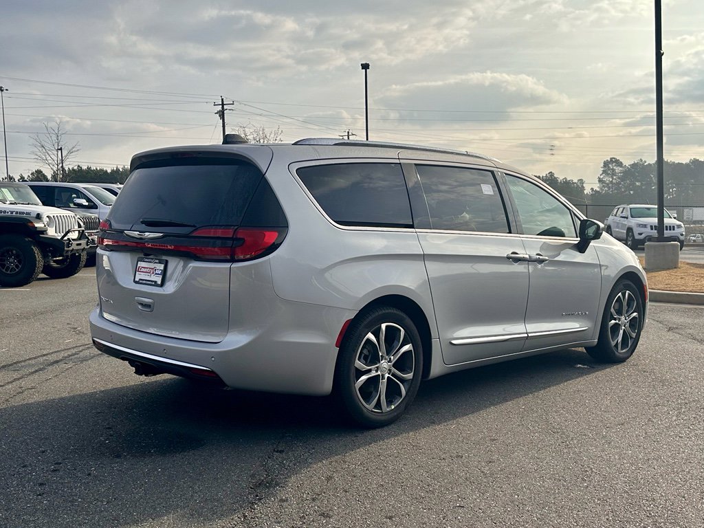New 2026 Chrysler Pacifica Pinnacle w/ Trailer Tow Group FWD image 5