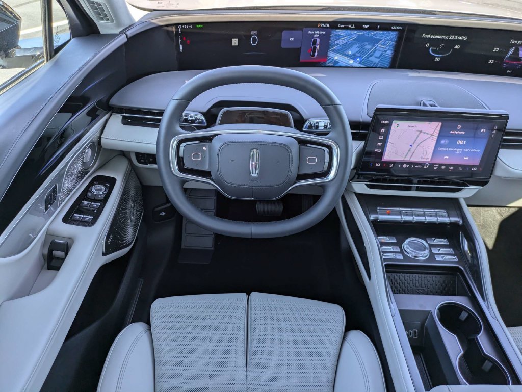 New 2026 Lincoln Nautilus Reserve AWD/4WD image 16