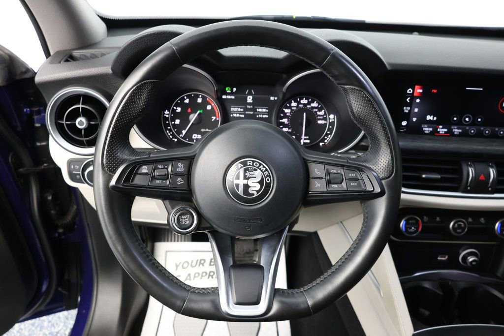 Used 2021 Alfa Romeo Stelvio Sprint w/ Nero Edizione image 10