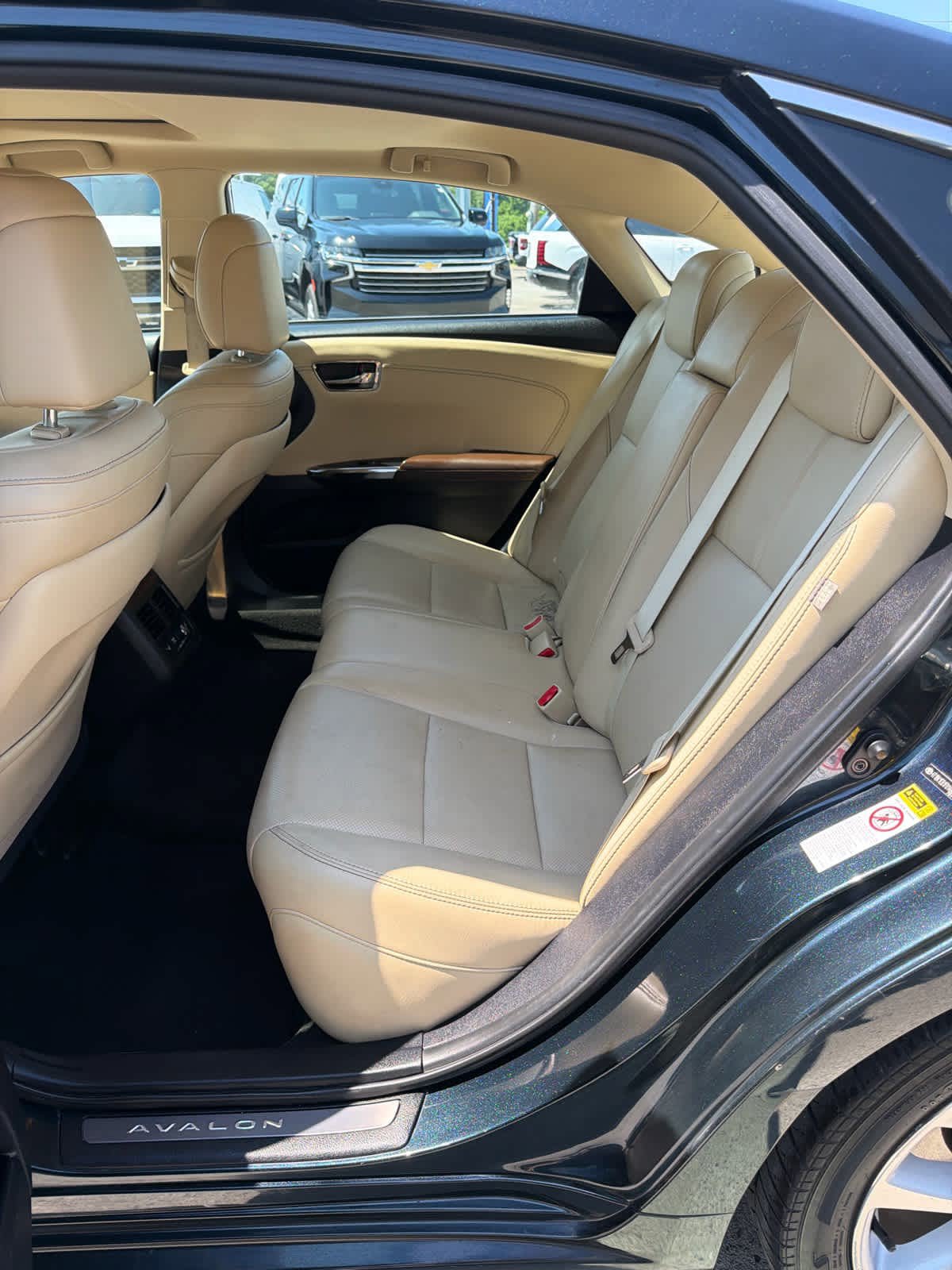 Used 2015 Toyota Avalon Limited FWD image 10