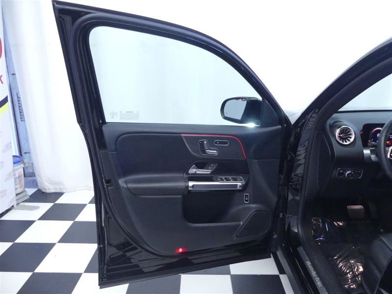 Used 2022 Mercedes-Benz GLB 250 4MATIC w/ Premium Package Lite image 24
