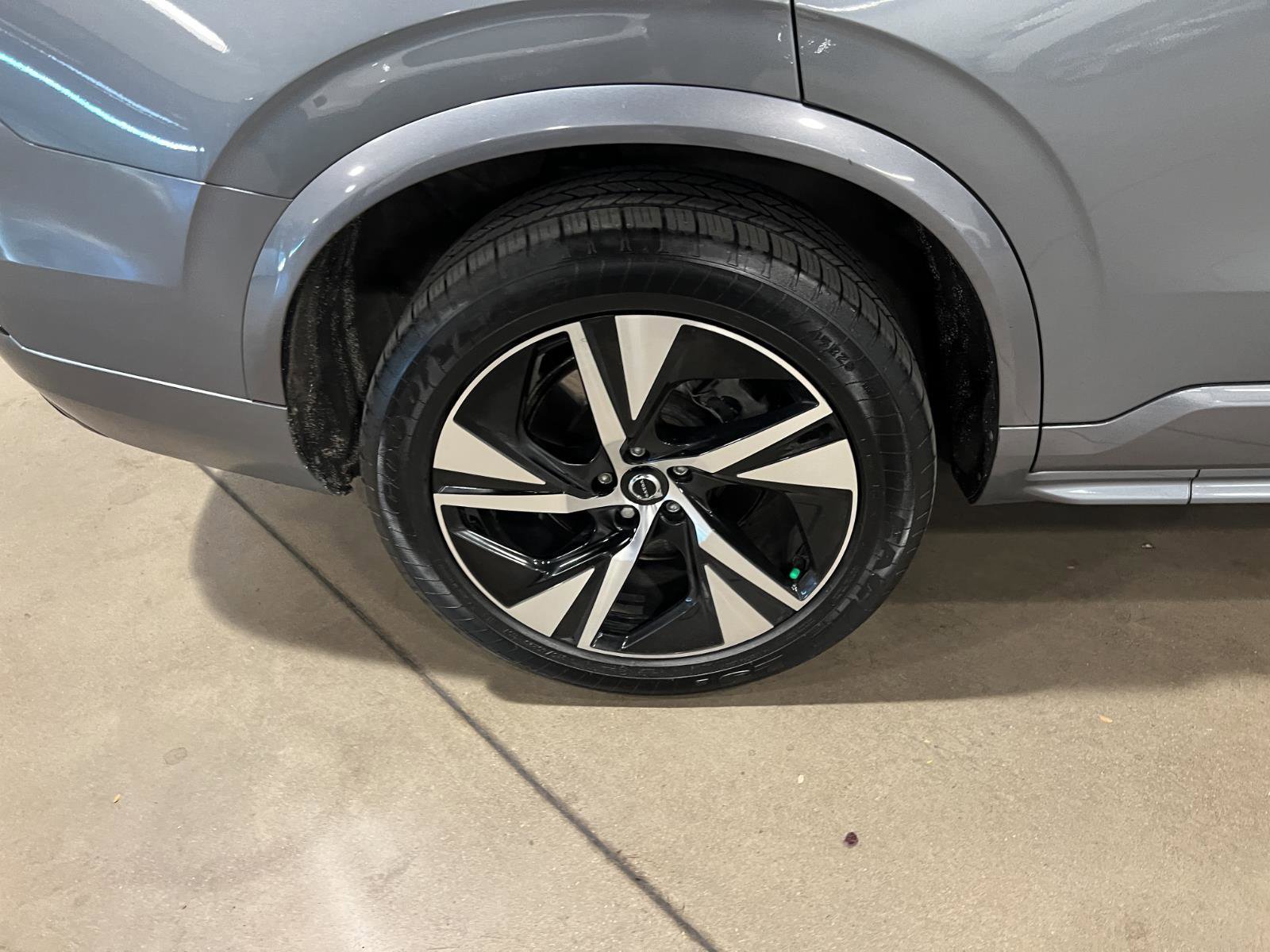 Used 2020 Volvo XC90 T8 R-Design w/ Protection Package Premier image 43