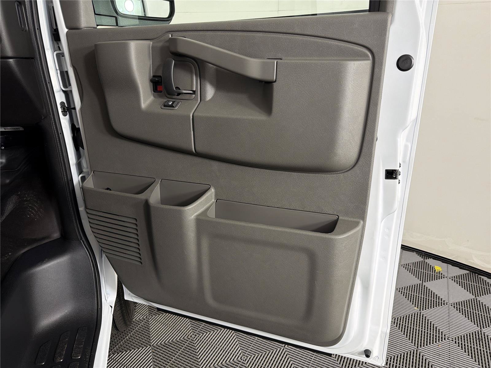 New 2026 GMC Savana 3500 Extended w/ Driver Convenience Package RWD image 12