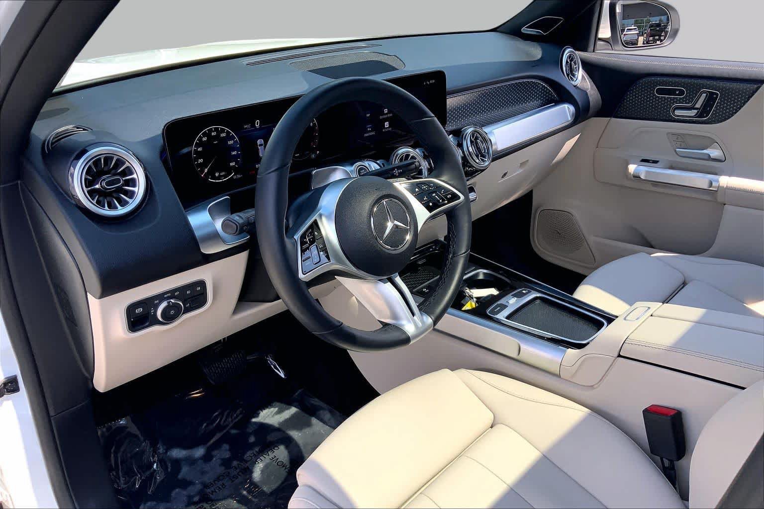 Used 2024 Mercedes-Benz GLB 250 4MATIC image 18