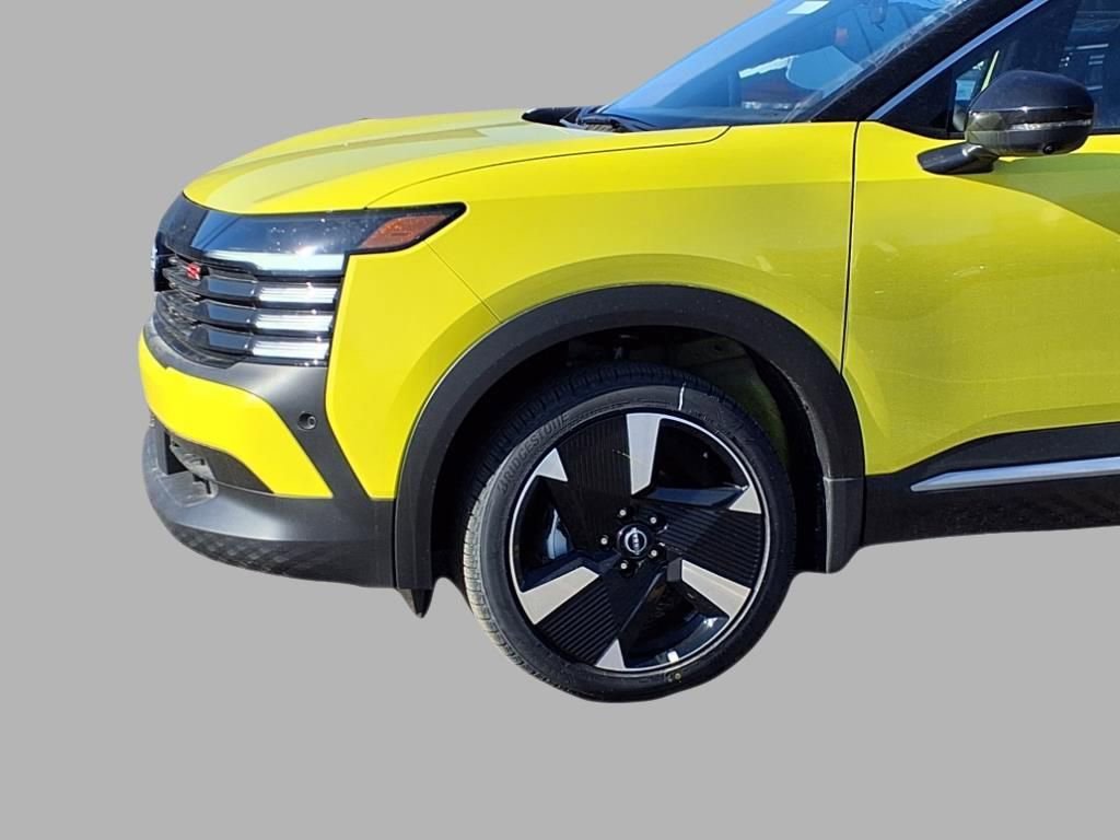 Certified 2025 Nissan Kicks SR image 23