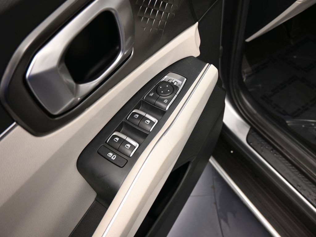 Used 2022 Kia Sorento EX w/ Panoramic Sunroof Package image 14
