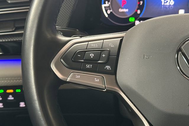 Certified 2024 Volkswagen Atlas Cross Sport SEL Premium R-Line image 31