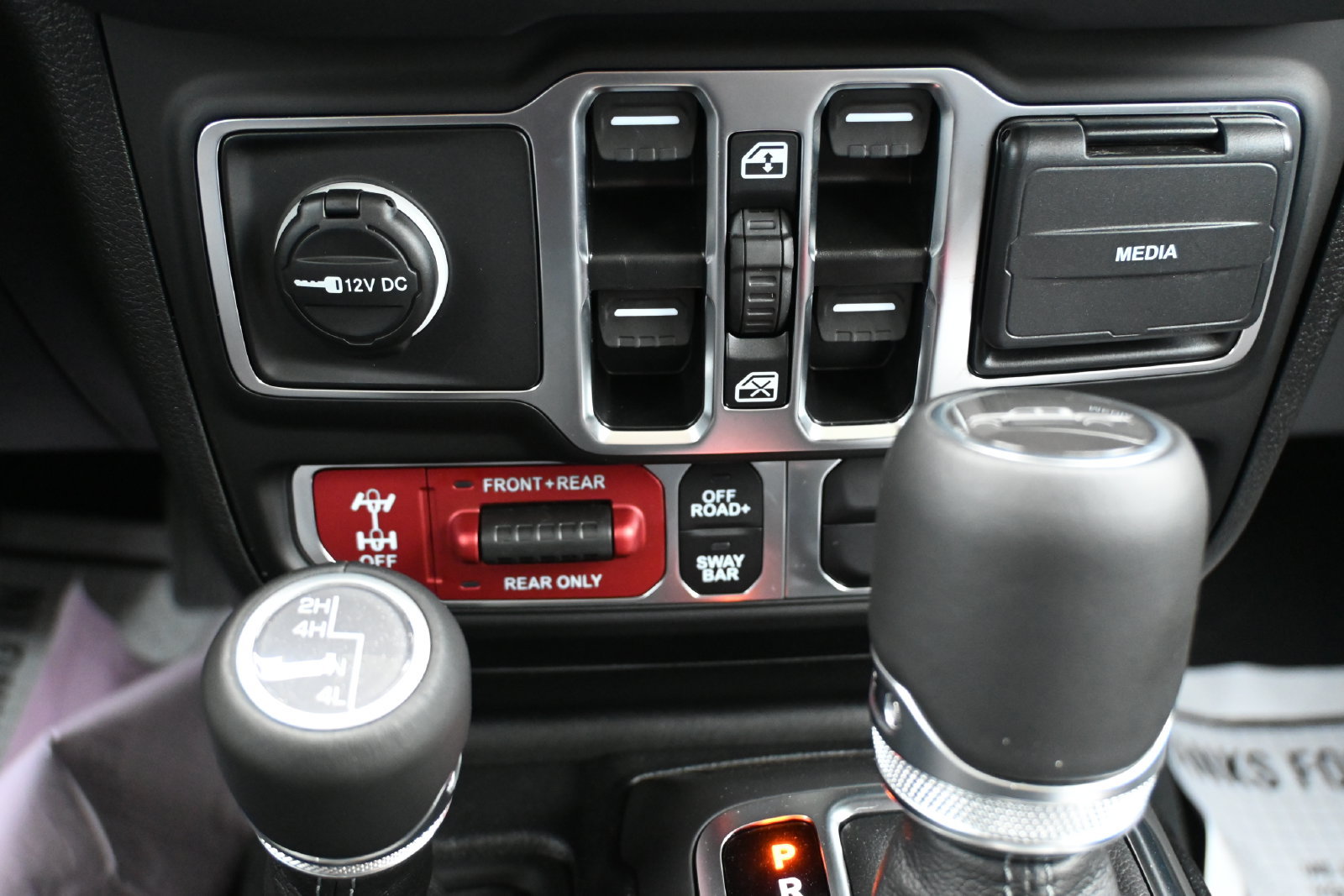 New 2025 Jeep Gladiator Rubicon w/ Convenience Group AWD/4WD image 18