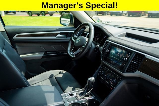 Used 2021 Volkswagen Atlas SE w/ Towing Package image 24