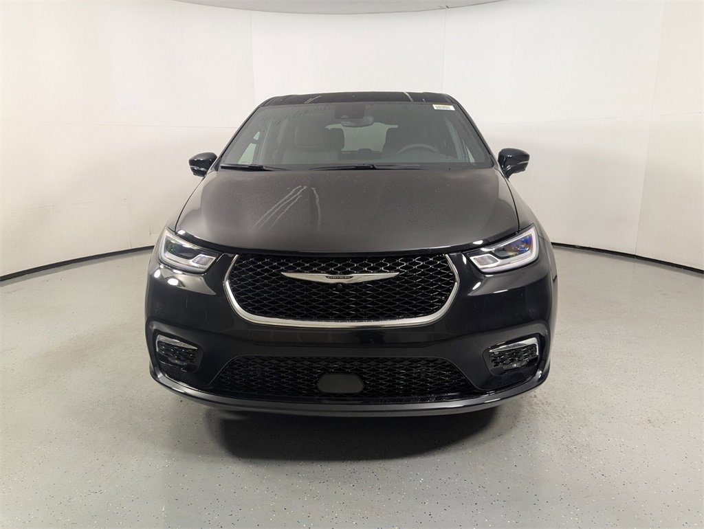 New 2026 Chrysler Pacifica Select image 2