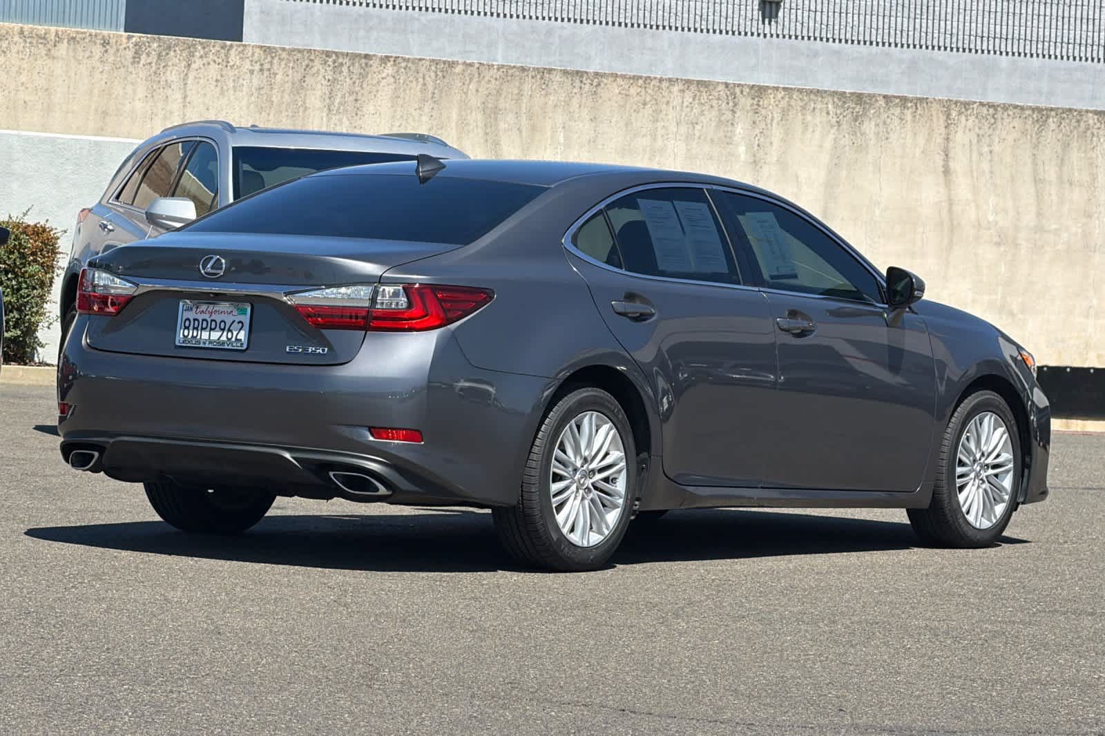Used 2018 Lexus ES 350 w/ Accessory Package FWD image 2