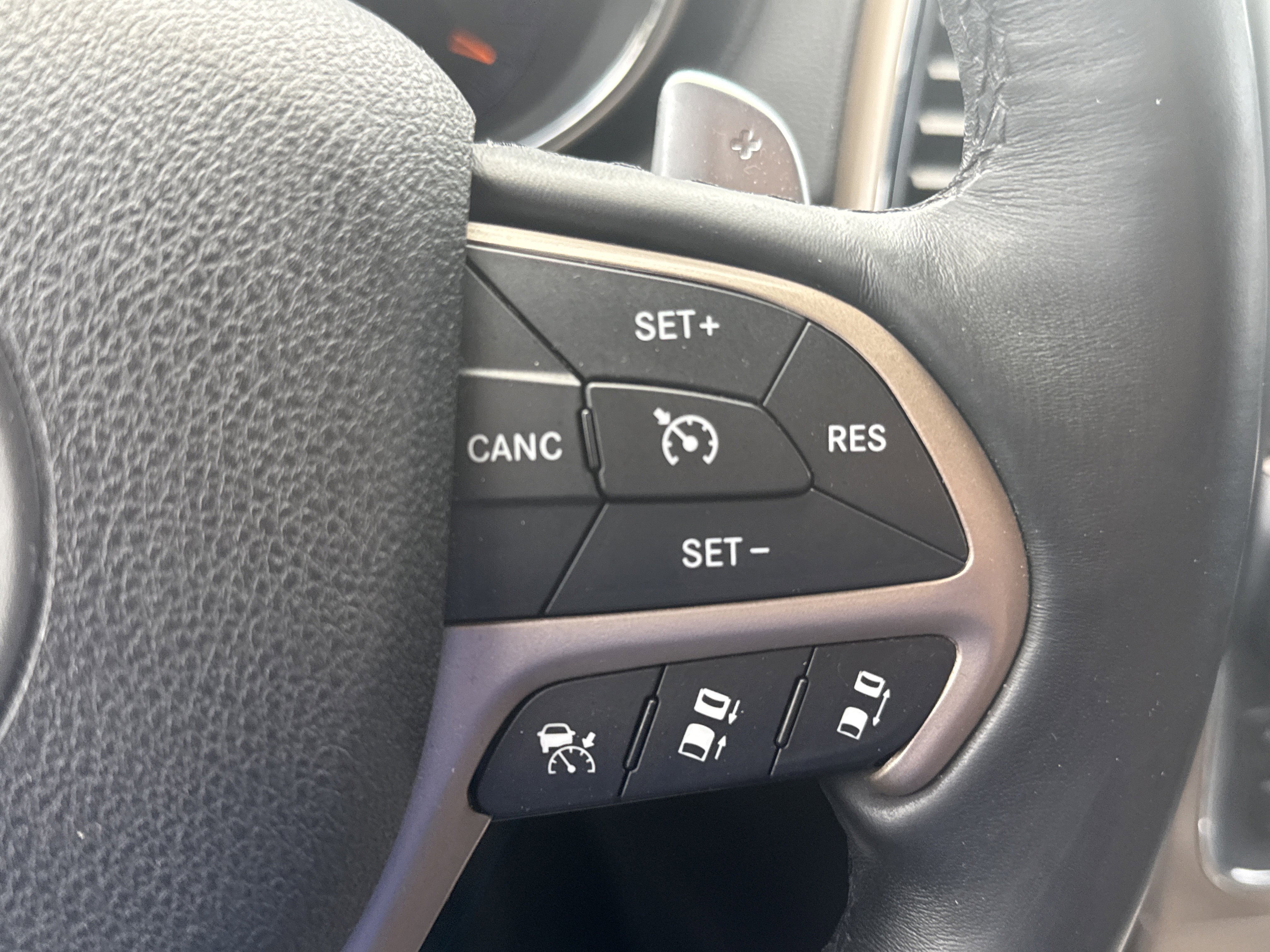 Used 2015 Jeep Grand Cherokee Summit AWD/4WD image 18