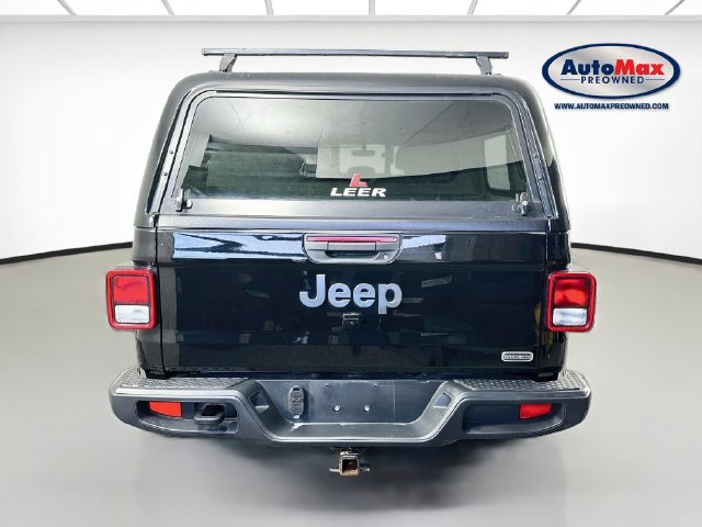 Used 2023 Jeep Gladiator Overland AWD/4WD image 7