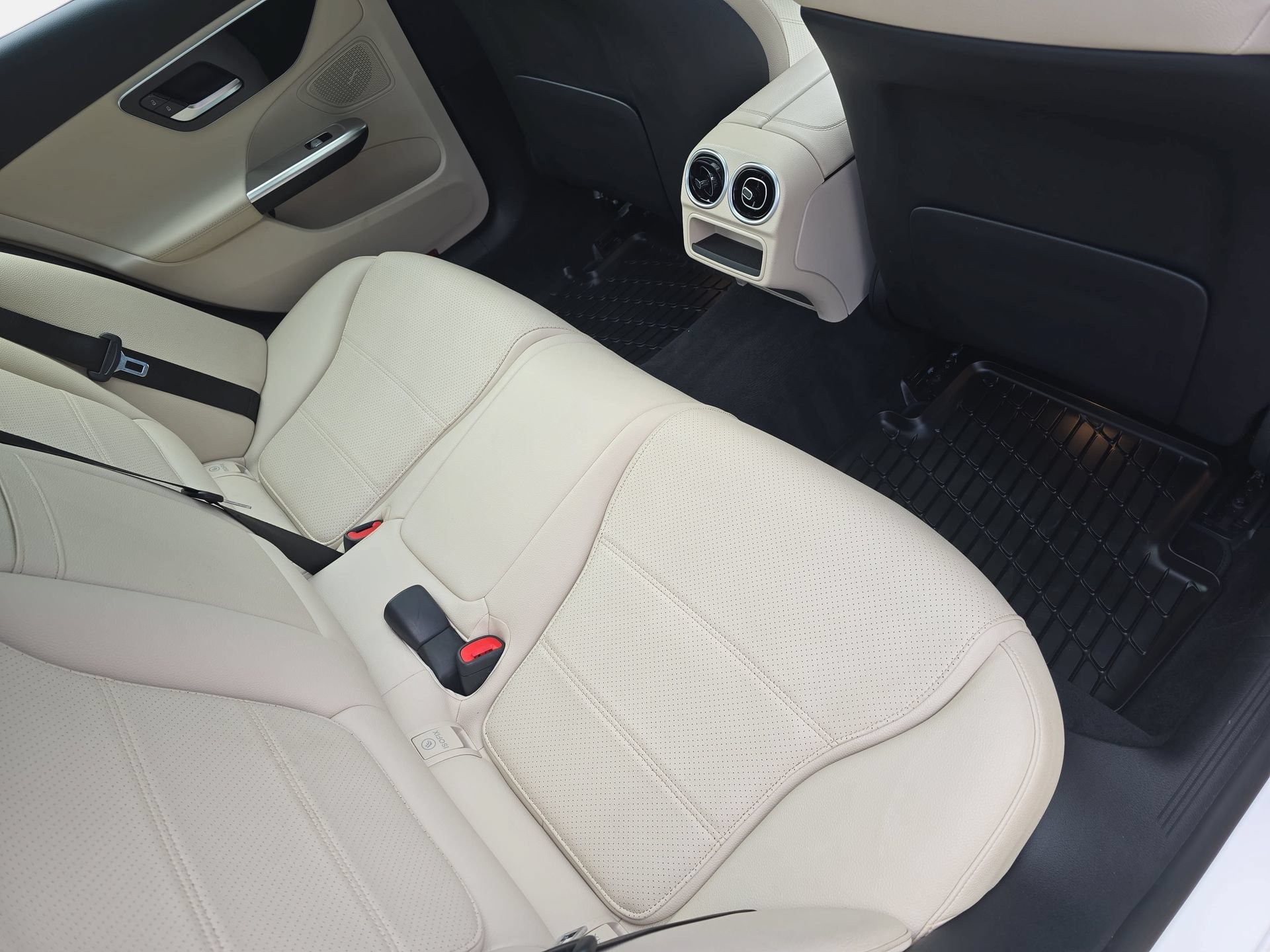 Certified 2023 Mercedes-Benz C 300 4MATIC Sedan image 11