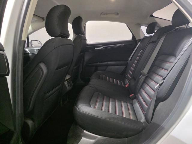Used 2016 Ford Fusion SE FWD image 25