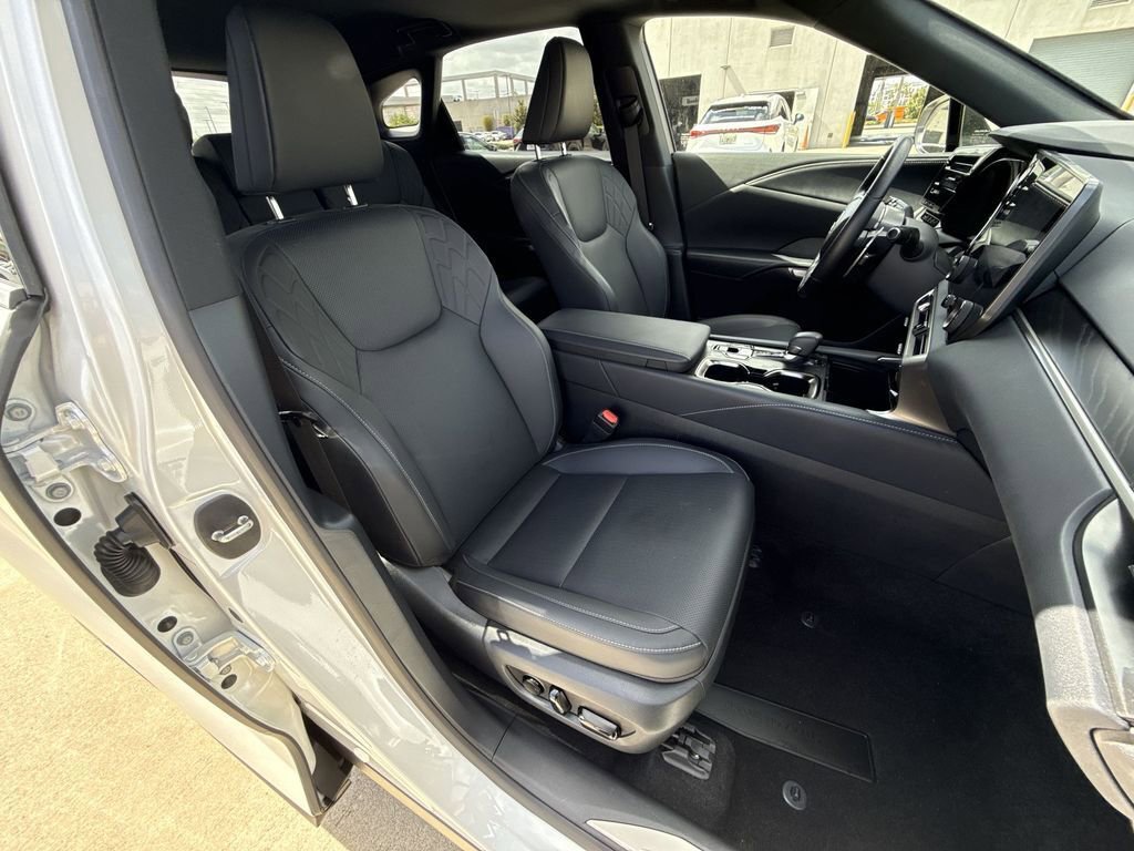 Used 2025 Lexus RX 350 Premium w/ Accessory Package (Z1) image 16