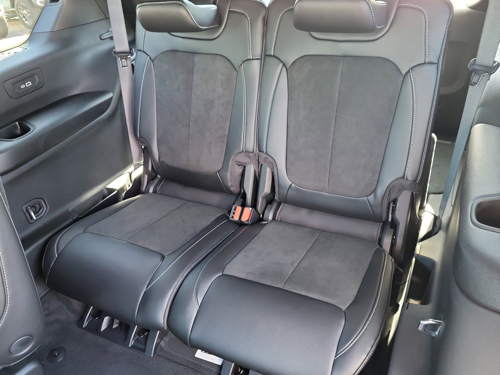 New 2025 Jeep Grand Cherokee L Altitude image 24