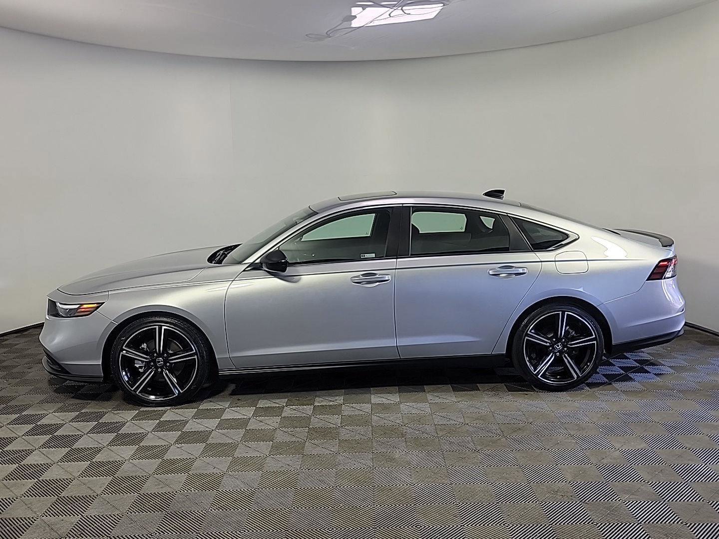 Certified 2025 Honda Accord Sport image 11