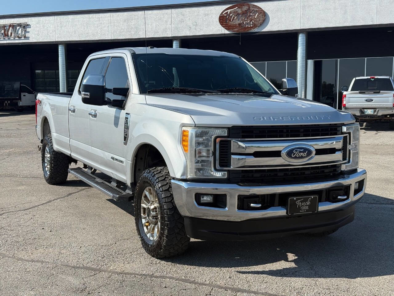 Used 2017 Ford F250 XLT w/ XLT Premium Package image 3