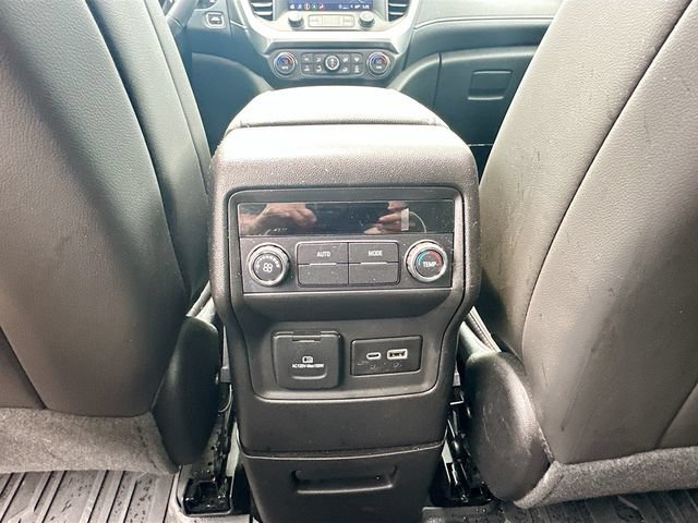 Used 2023 GMC Acadia SLT w/ LPO, Floor Liner Package FWD image 28