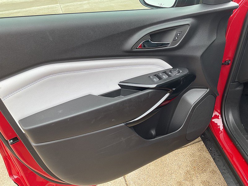 New 2026 Chevrolet Trax LT w/ Driver Confidence Package image 11