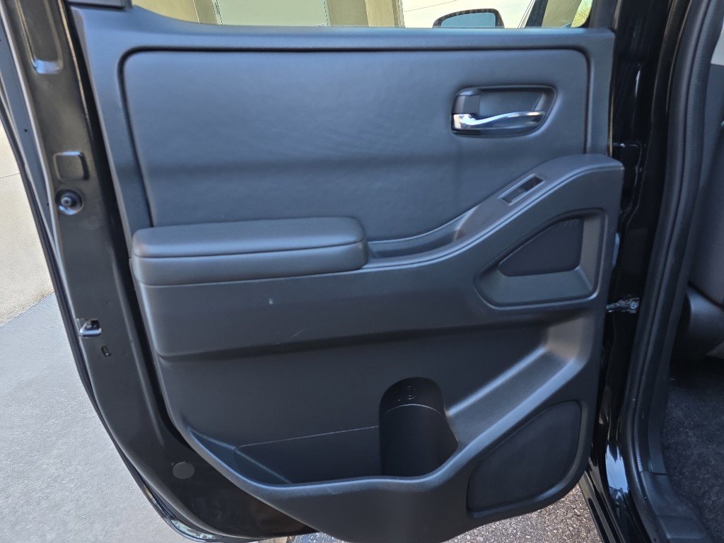 Used 2022 Nissan Frontier SV image 28