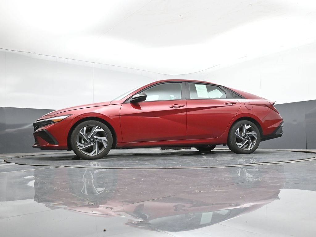 Used 2025 Hyundai Elantra Sport FWD image 40