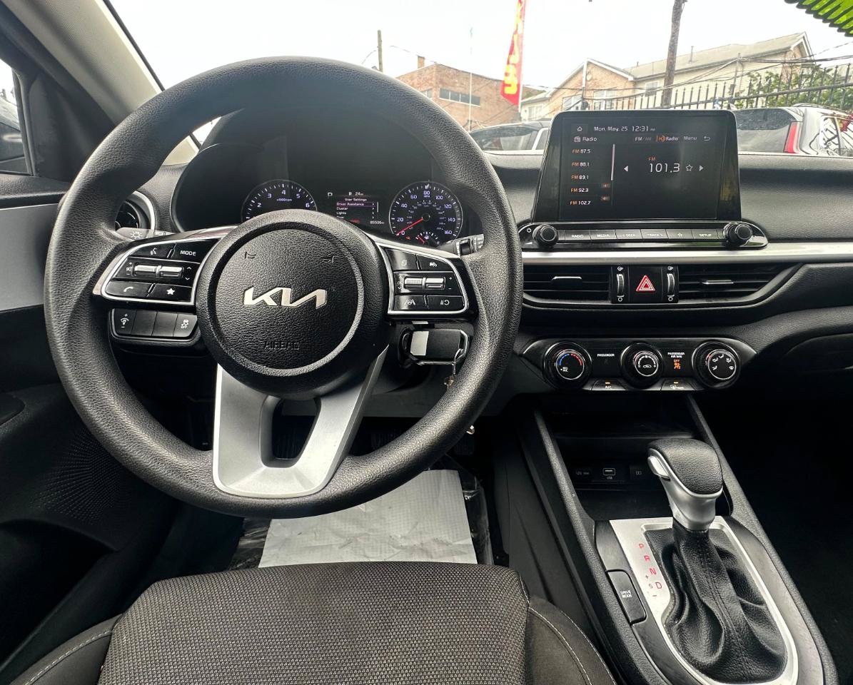 Used 2024 Kia Forte LXS FWD image 11
