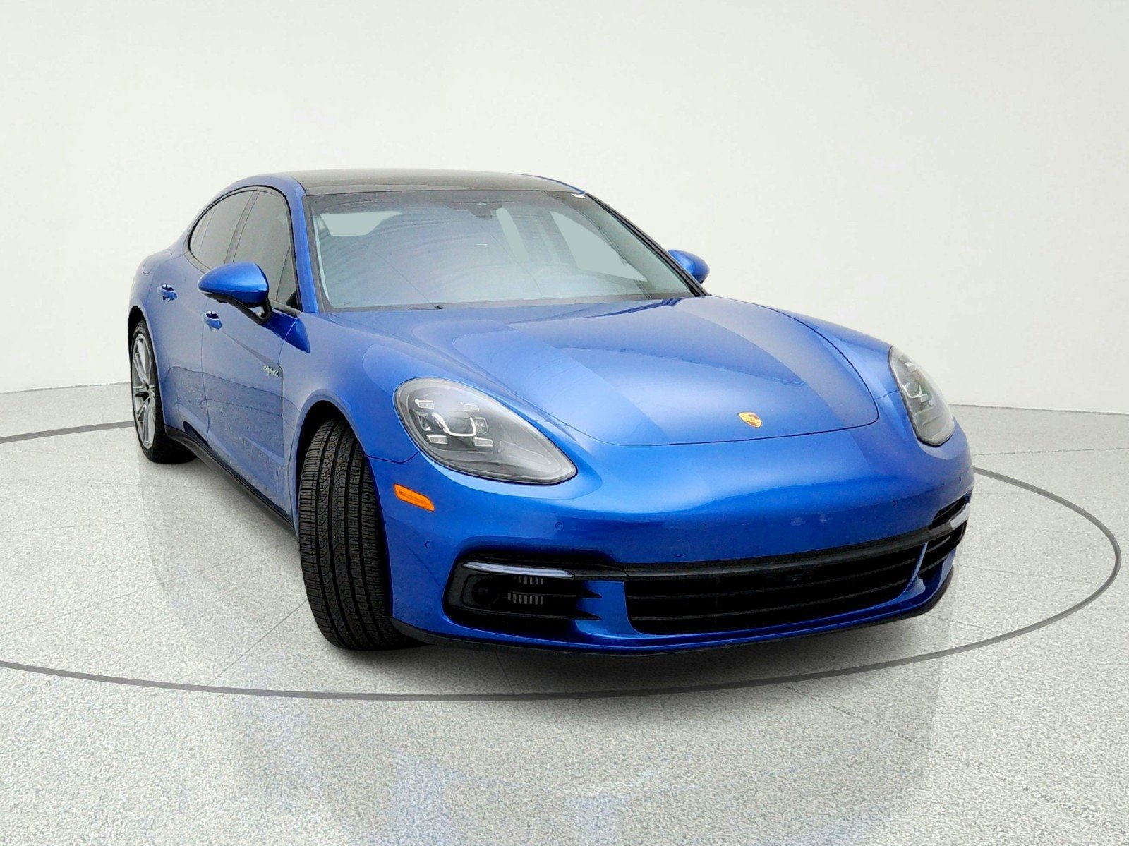 Used 2018 Porsche Panamera 4 AWD/4WD image 4