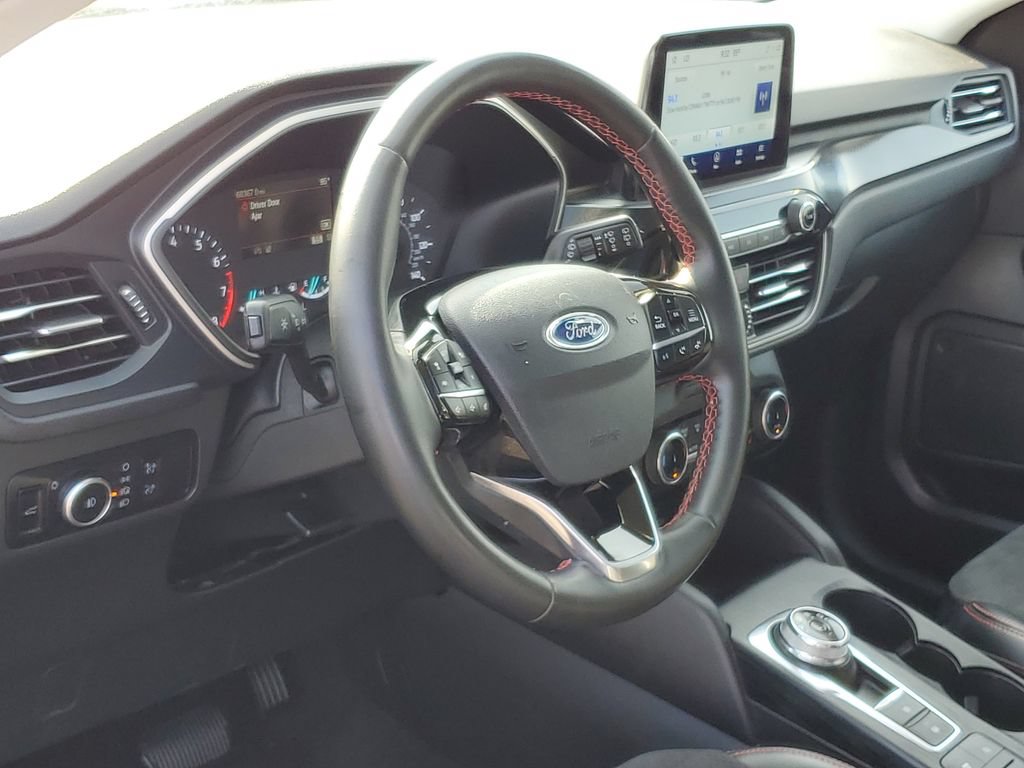 Used 2022 Ford Escape SEL w/ SEL Stealth AWD Package image 11