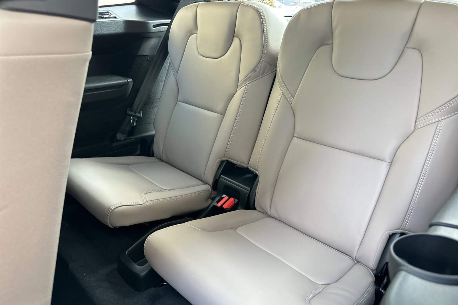 New 2026 Volvo XC90 T8 Ultra image 16