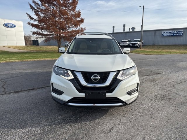 Used 2019 Nissan Rogue SV w/ Premium Package image 2