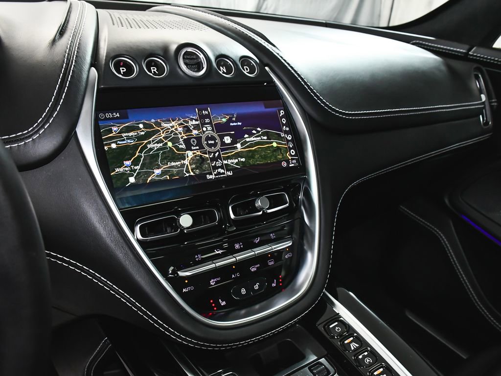 Used 2021 Aston Martin DBX image 40