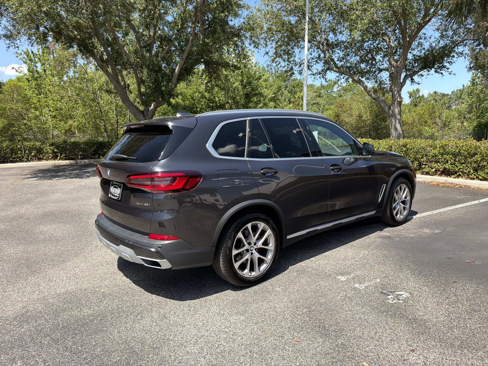 Used 2022 BMW X5 sDrive40i w/ Parking Assistance Package RWD image 4