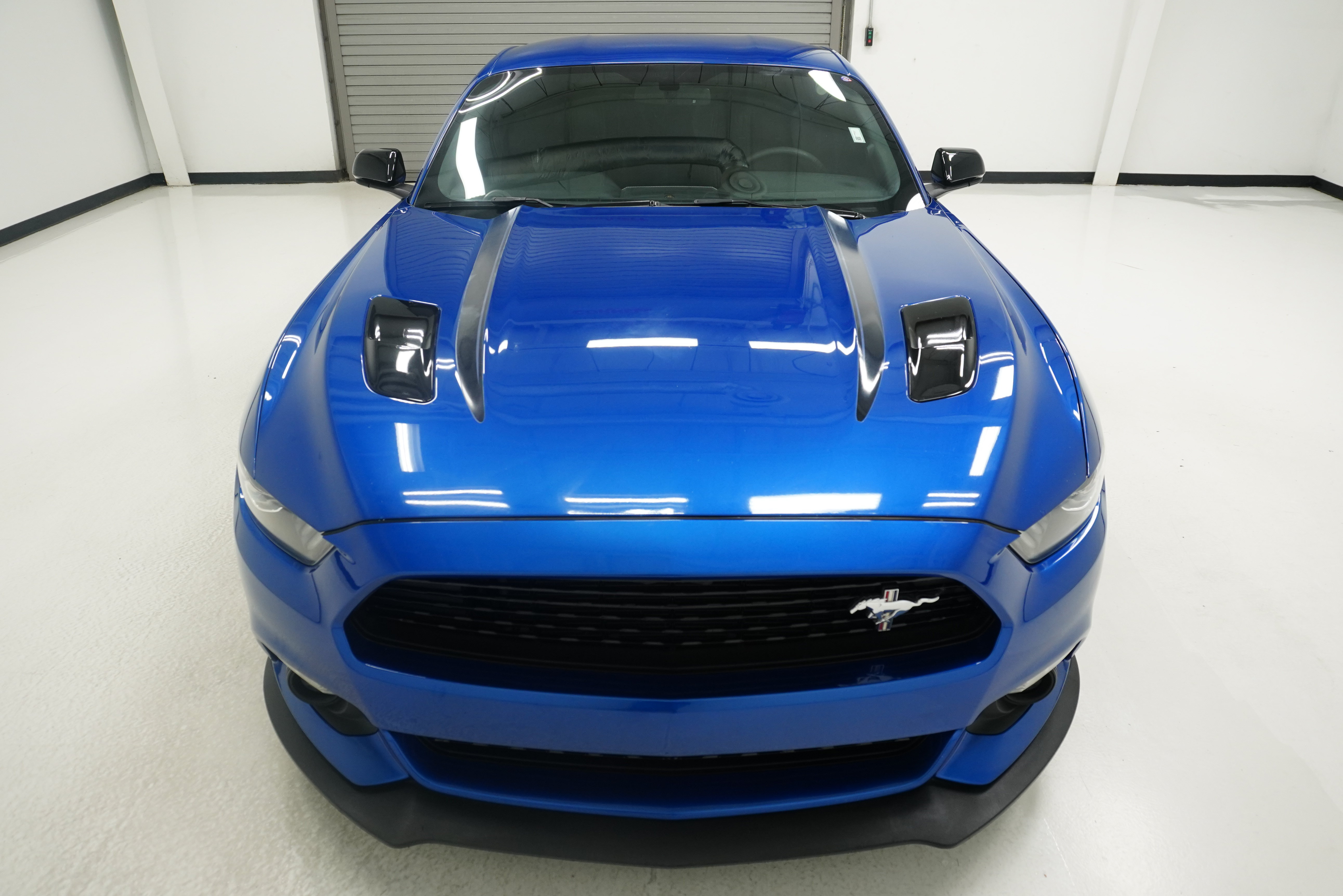 Used 2017 Ford Mustang GT Premium w/ Equipment Group 401A RWD image 2