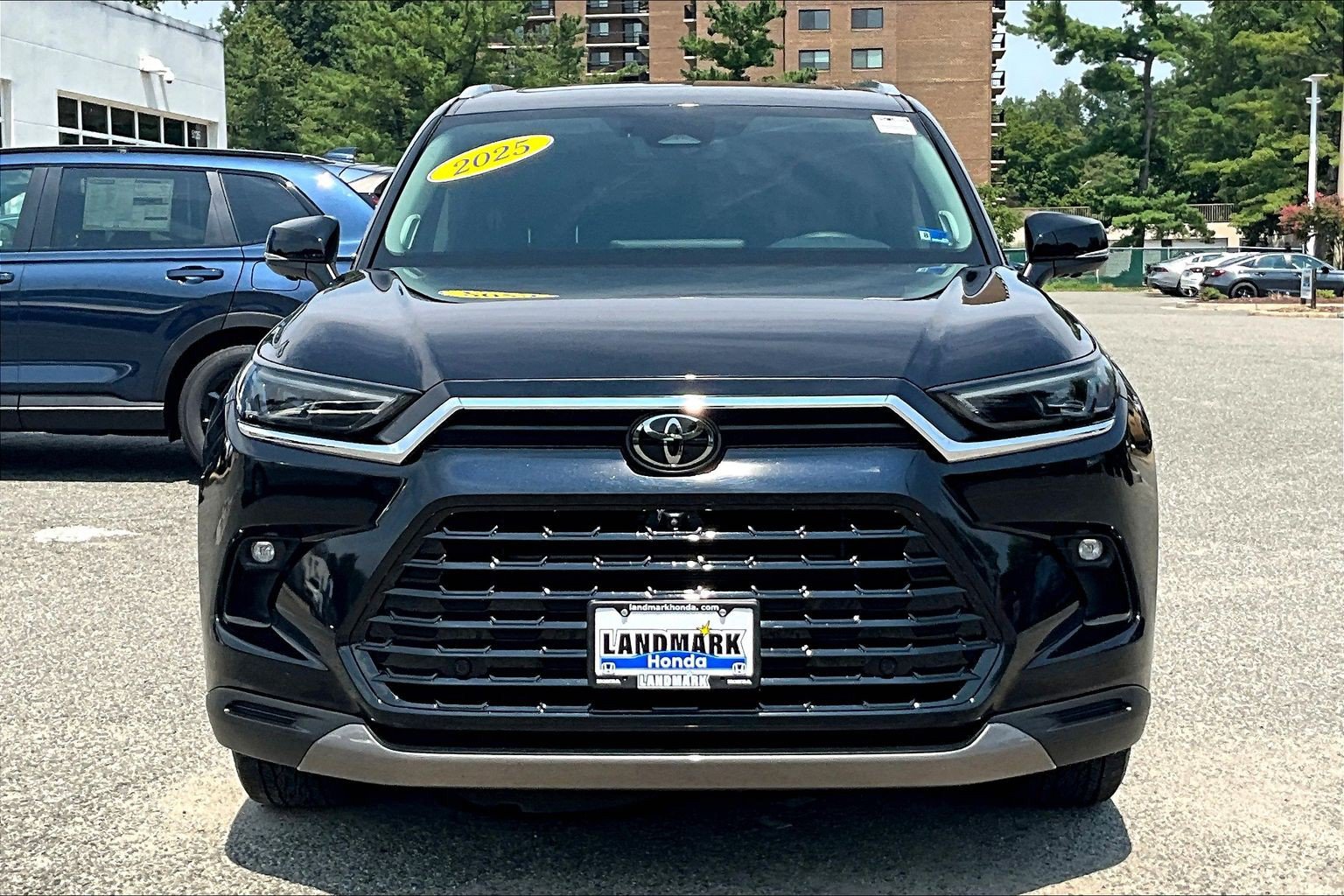 Used 2025 Toyota Grand Highlander AWD Hybrid image 3