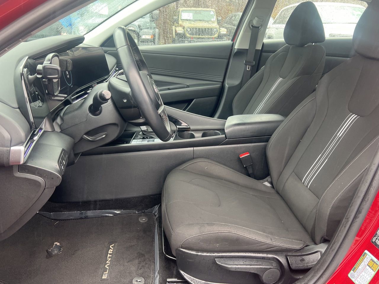 Used 2024 Hyundai Elantra SEL w/ Convenience Package image 16