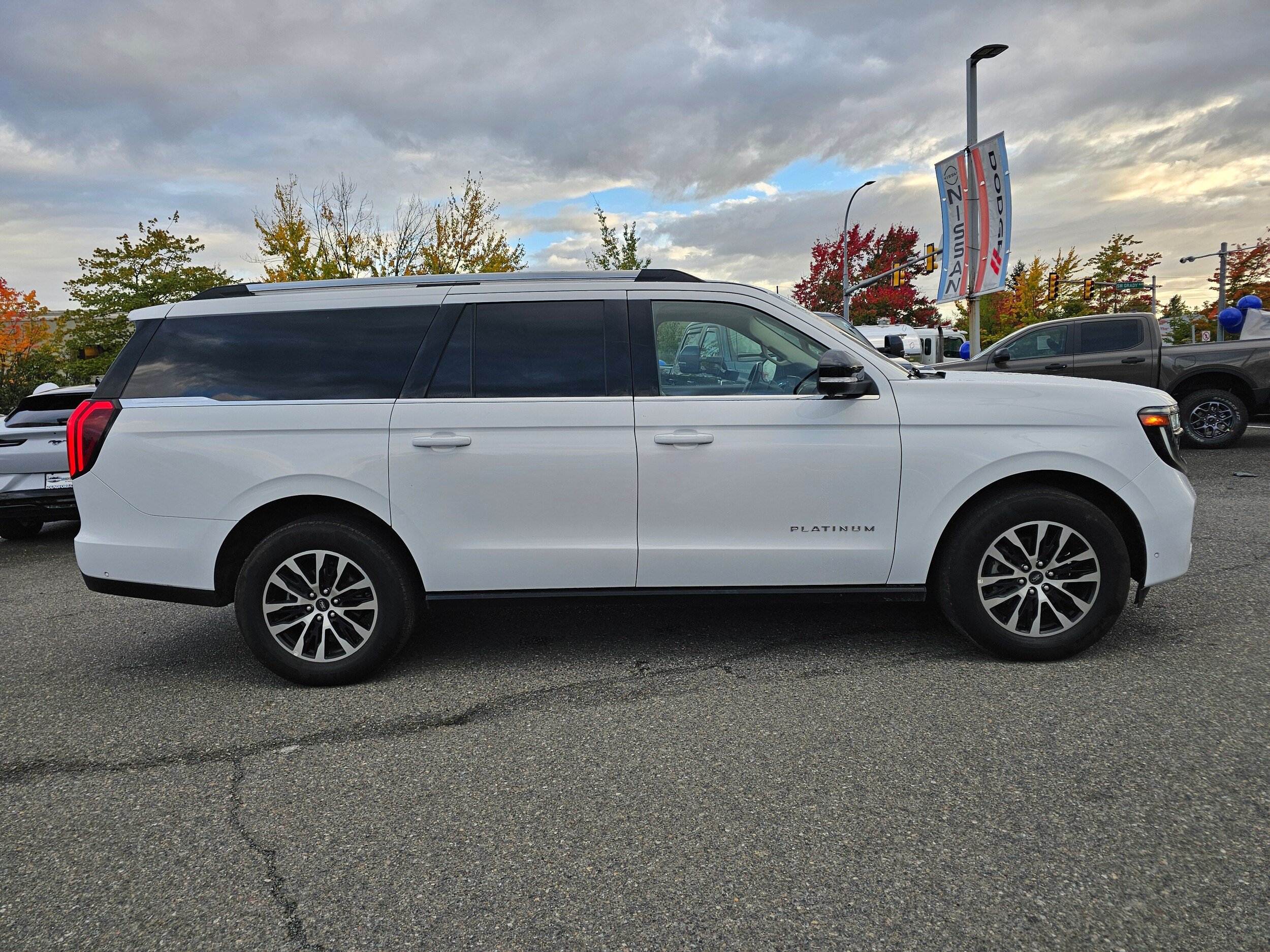 Certified 2025 Ford Expedition Max Platinum AWD/4WD image 4