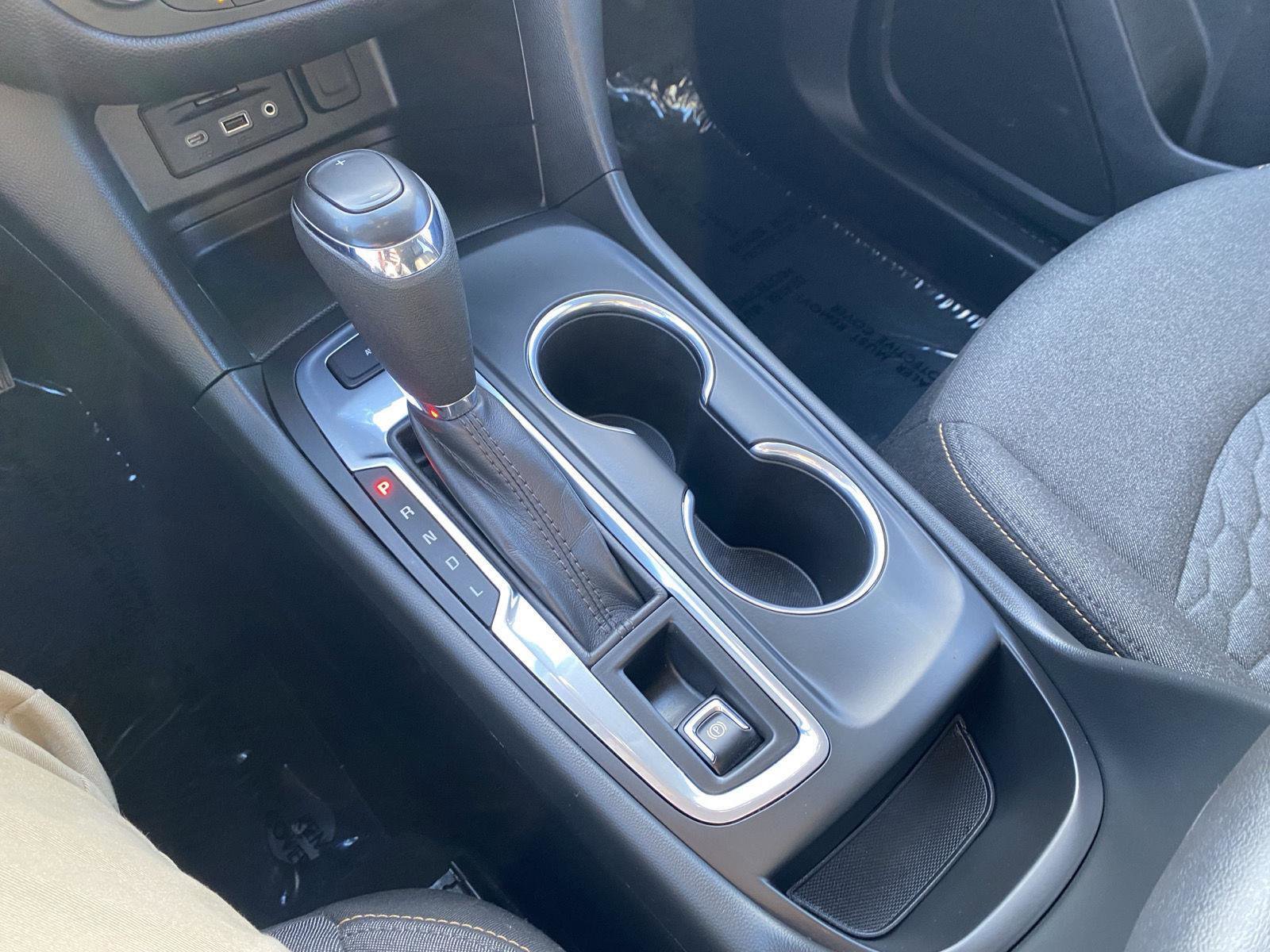 Used 2020 Chevrolet Equinox LT image 18