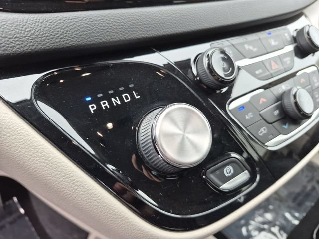 Used 2022 Chrysler Pacifica Touring-L FWD image 23