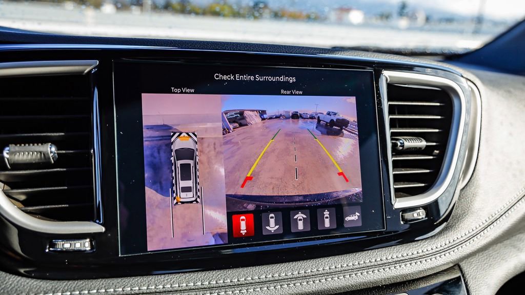 New 2026 Chrysler Pacifica Select AWD/4WD image 28