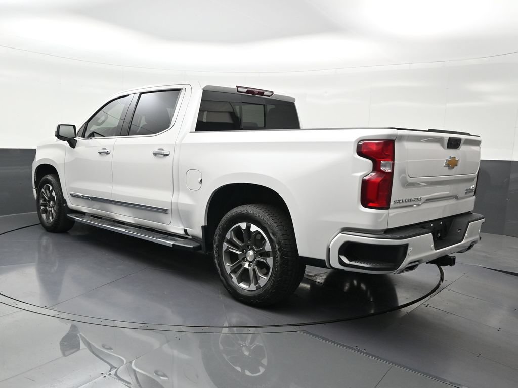 Used 2024 Chevrolet Silverado 1500 High Country AWD/4WD image 3