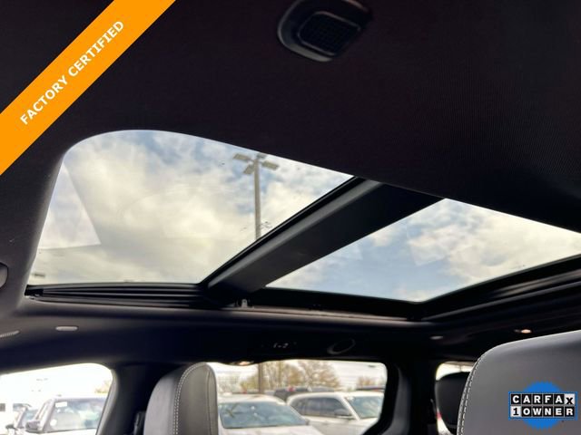 Used 2025 Chrysler Pacifica Premium FWD image 29