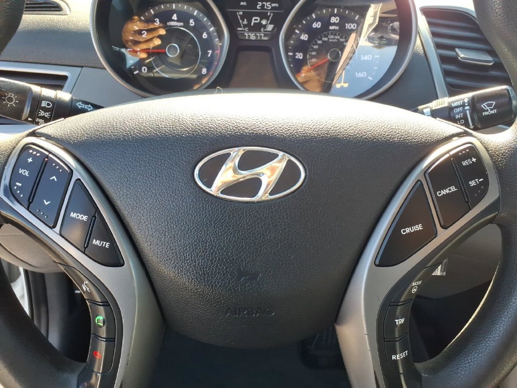 Used 2015 Hyundai Elantra SE w/ Option Group 02 FWD image 5