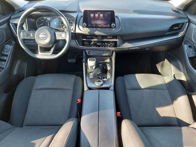 Used 2024 Nissan Rogue SV image 3