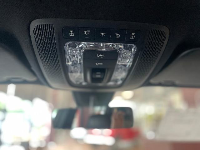 Used 2021 Mercedes-Benz GLB 250 w/ Premium Package image 14