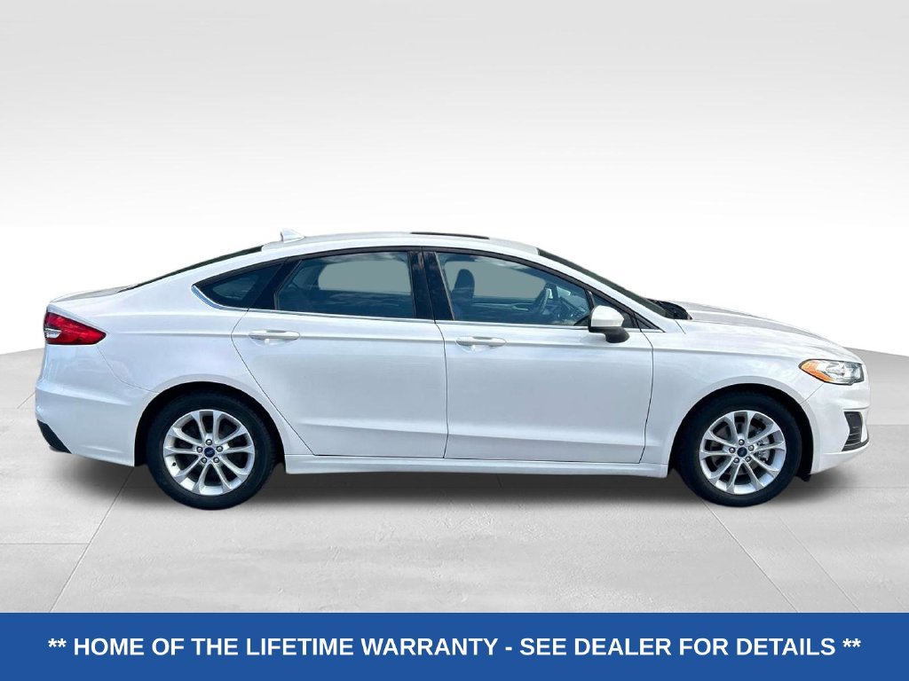 Used 2020 Ford Fusion SE FWD image 2