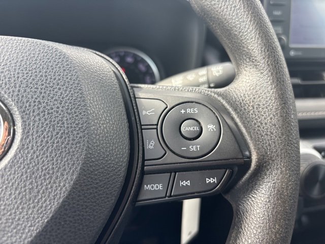 Used 2022 Toyota RAV4 LE image 30